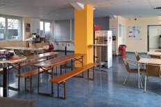 Fachschaft verschönert Aufenthaltsraum der Cafeteria „Come IN“